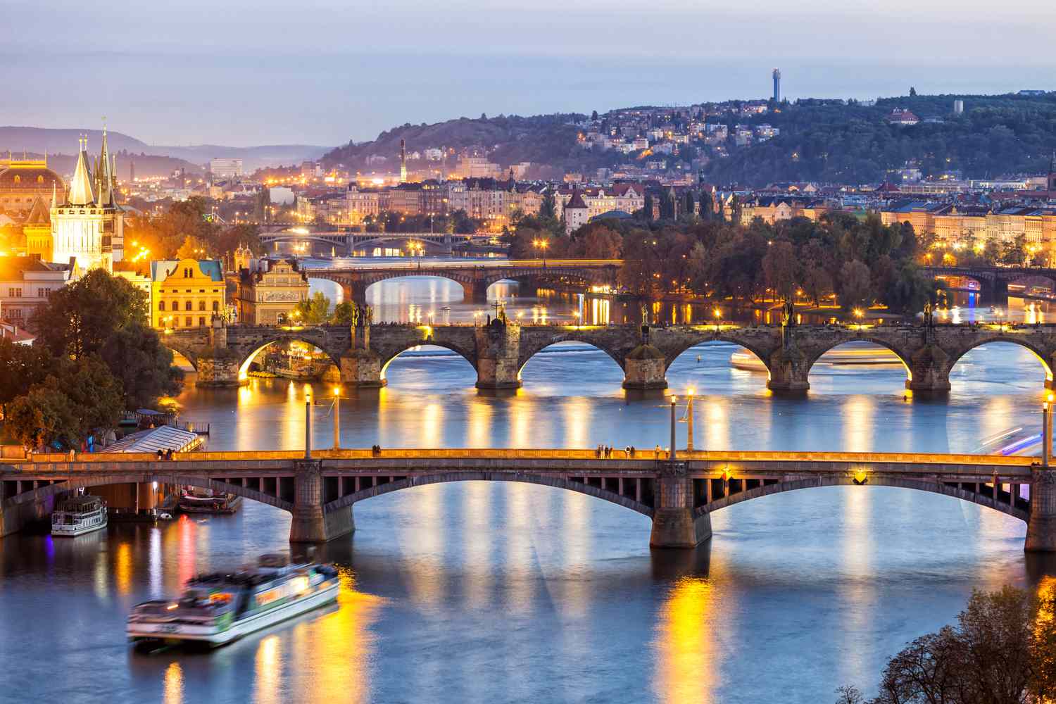 Prague / Πράγα: Overvew River