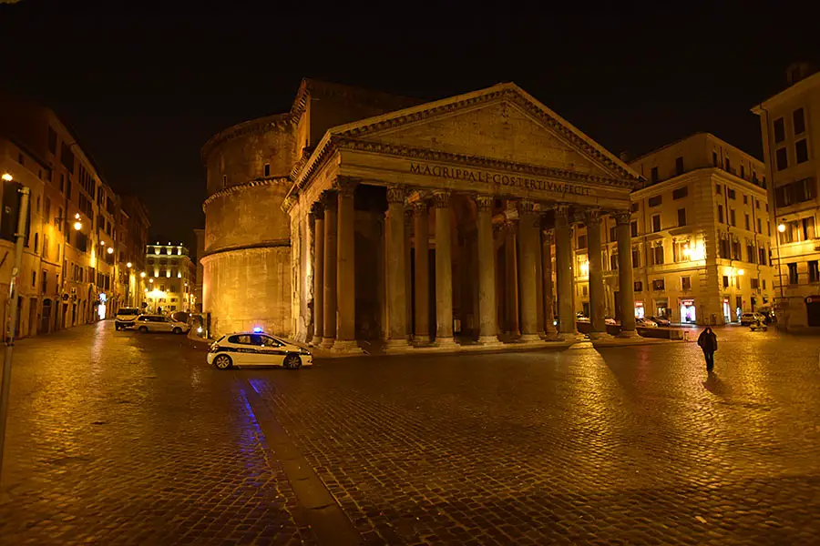 Rome / Ρώμη: Piazza di Pantheon Rotonda